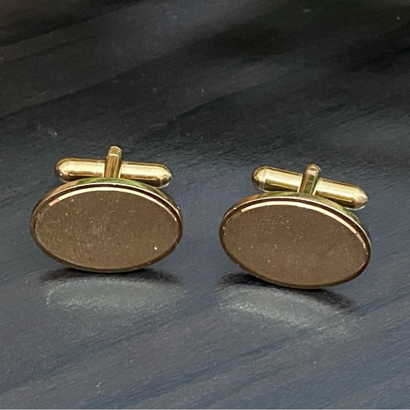 Vintage Unsigned Brushed Gold-tone Oval Cufflinks - Picture 9 of 11